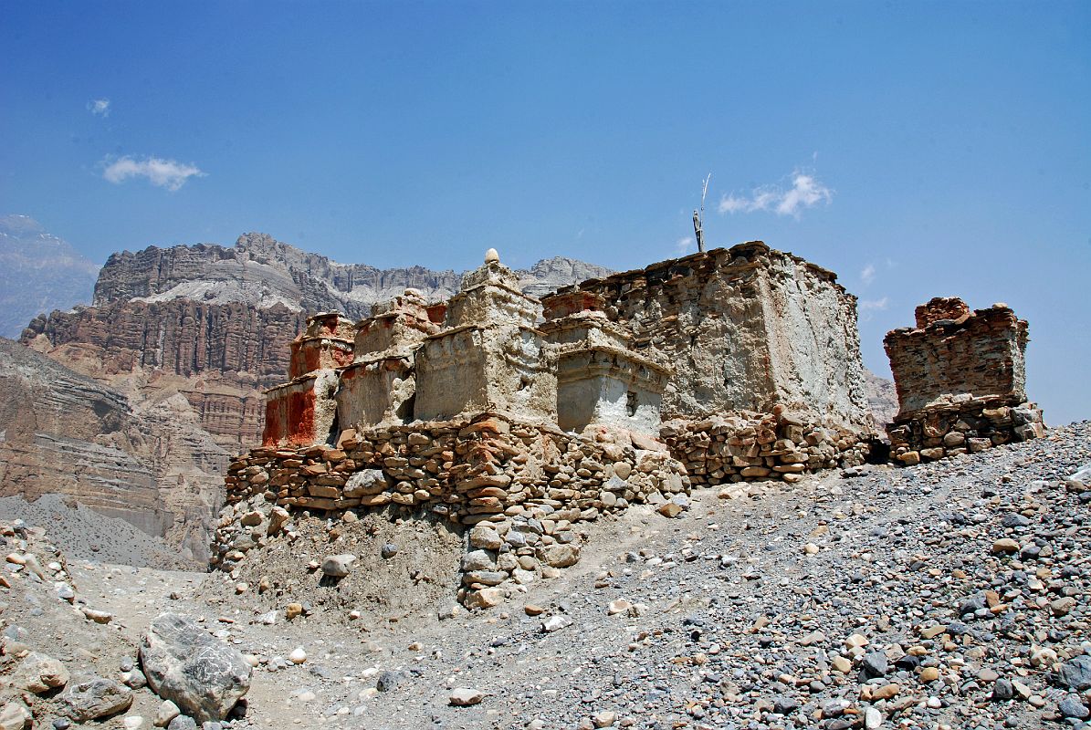 Mustang 01 03-2 Tangbe Entrance Chortens